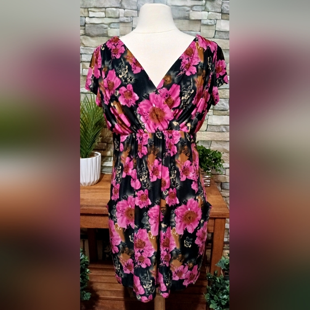 Karin Stevens Black and Pink Floral Mini Dress W/Pockets Formal